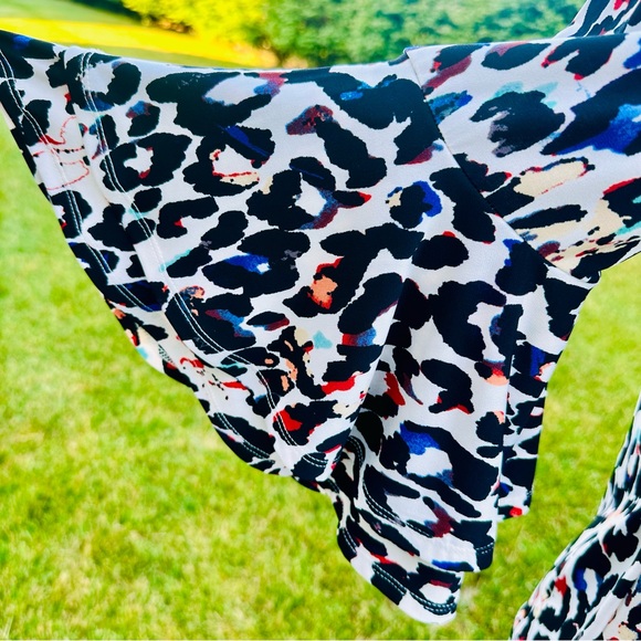 Context for Lord and Taylor Cheetah Bell Sleeve Women's Top - Picture 13 of 16